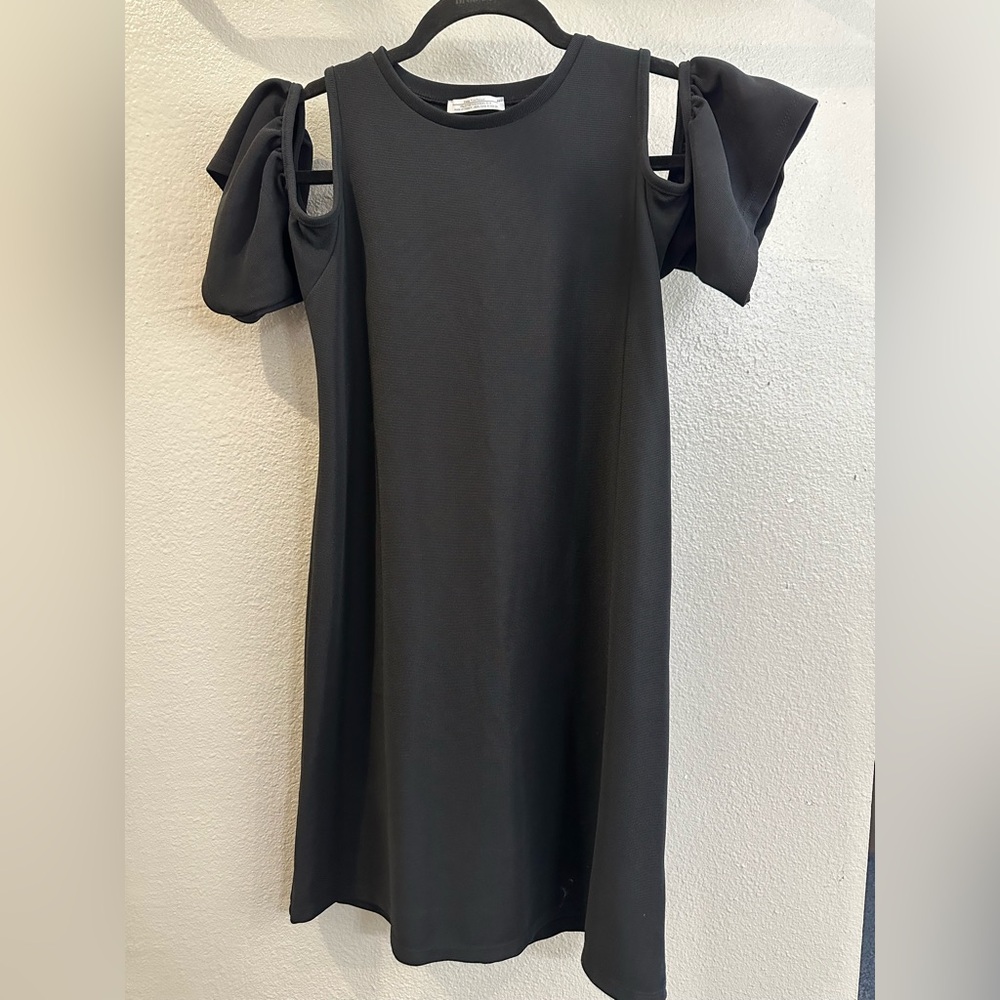 3 for $10. Zara Elegant Black Cutout Sleeve Dress